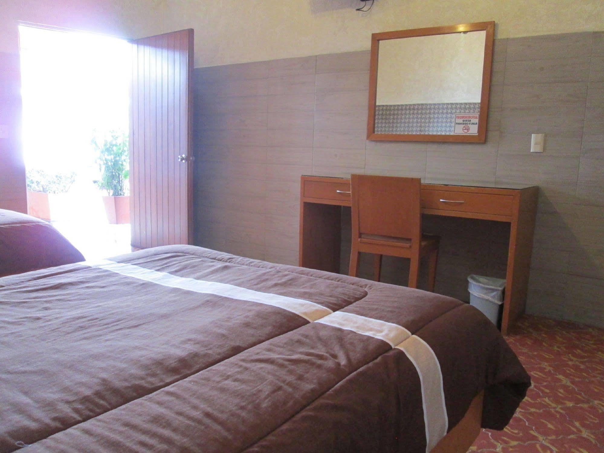 Hotel Arana Tonala Esterno foto